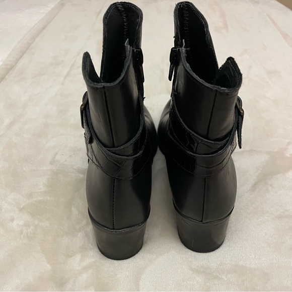 Black leather women ankle boots size 37 European. - Picture 4 of 7